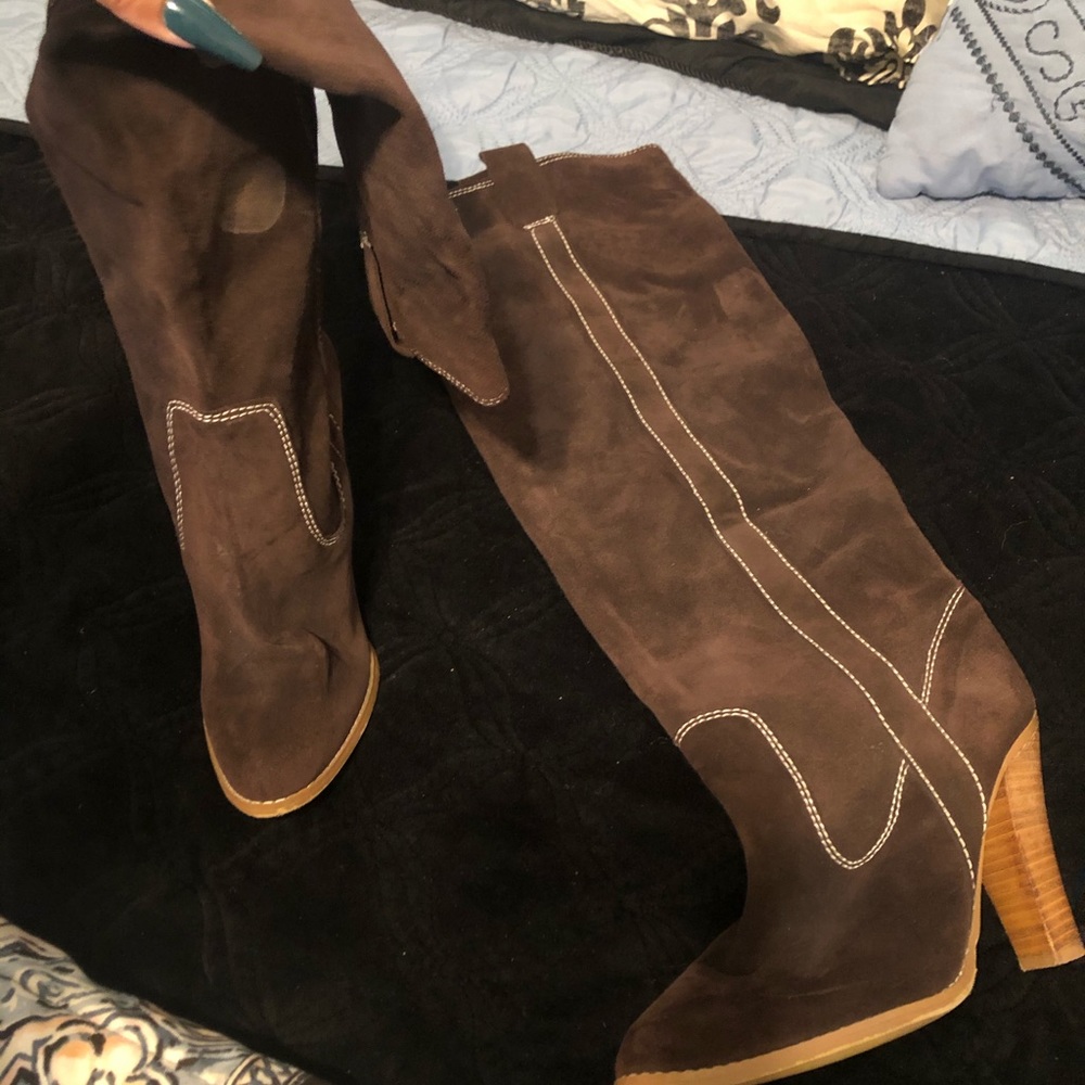 2 Colin  Stuart Brown knee-high boots